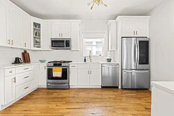 Sold by Compass | media 7