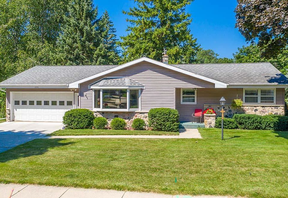 1st image of 226 Green Valley Pl