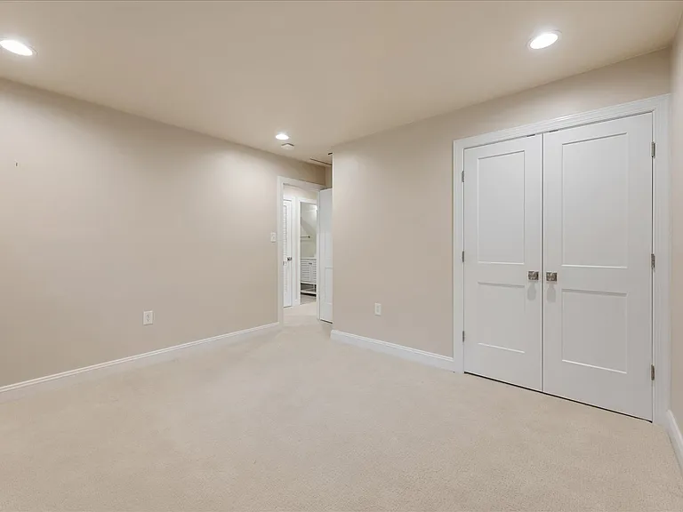 9036 Jeffery Rd — Photo 38