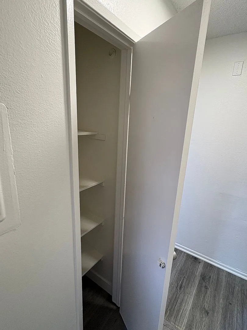 Woodman Apartments — Photo 4