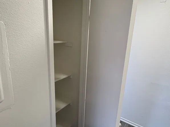 Woodman Apartments, 7507 Woodman Ave APT 10, Van Nuys, CA 91405