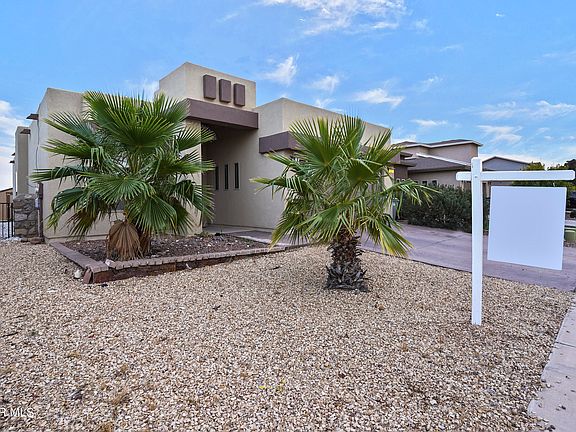 3rd image of 14374 Loma Esmeralda Dr