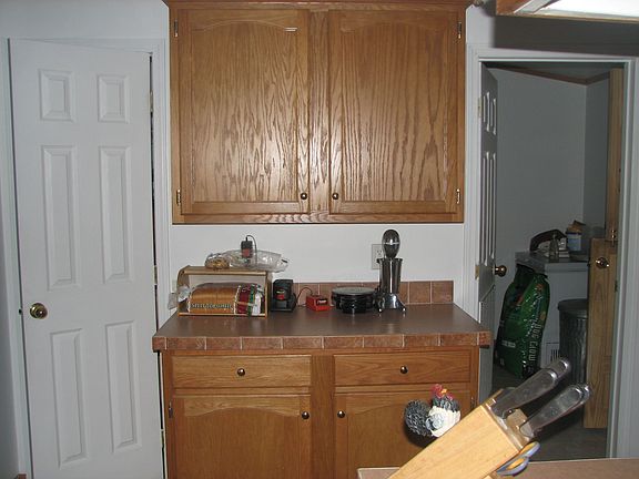 Extended Oak Cabinets with lots of space 2007