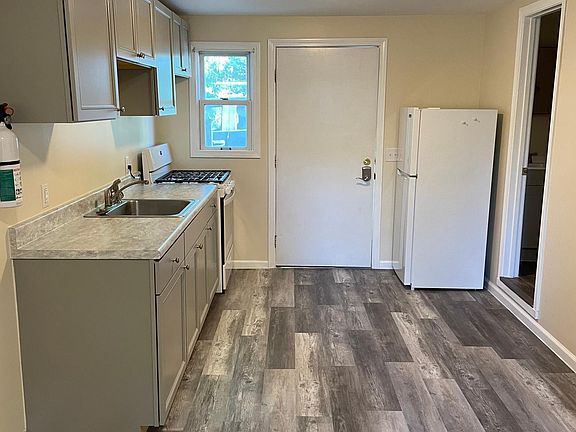 5th image of 382 North Ave #2