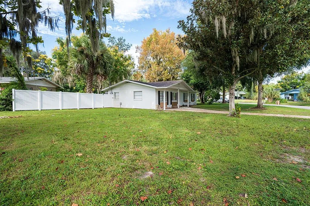4 bed, 2.0 bath, 1404 sqft, $2,095 — Photo 3