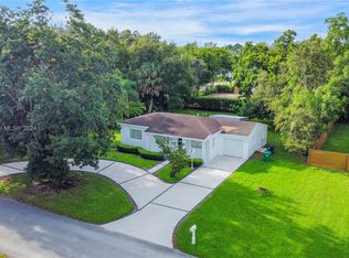 6990 SW 58th St, Miami, FL 33143