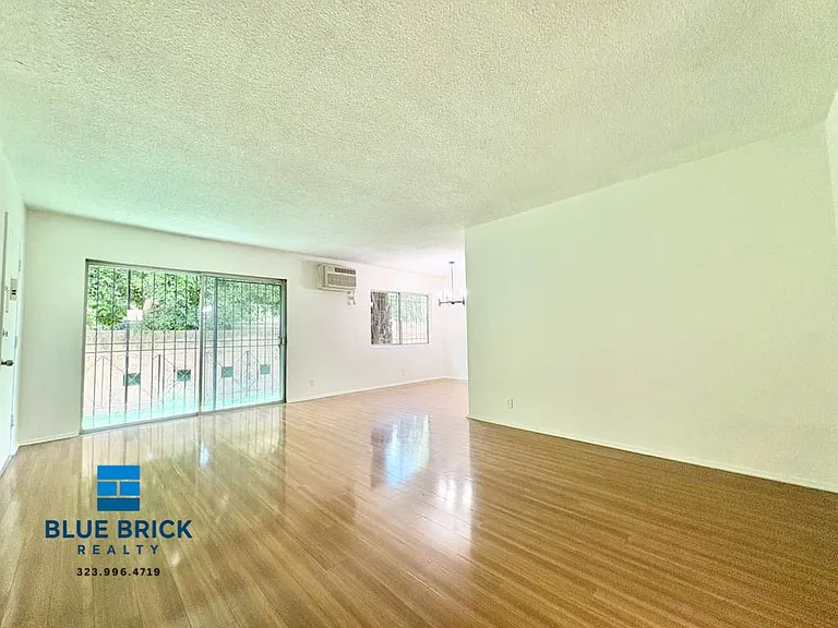 1411 N Curson Ave #2 — Photo 3