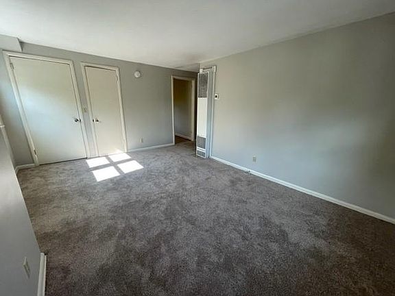 3rd image of 3107 Johnson St NE #2