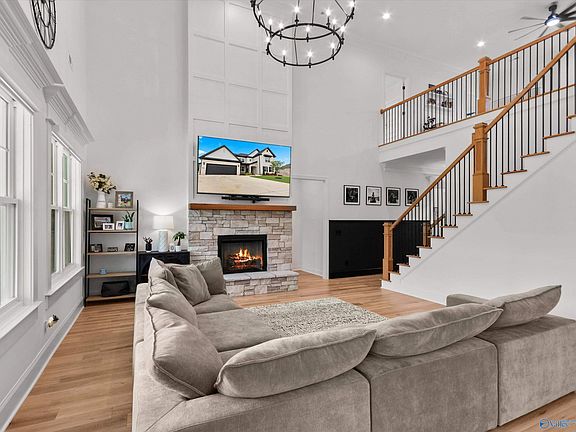 4th image of 9122 Wagon Pass Way