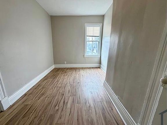 2nd image of 2631 W Madison St #2
