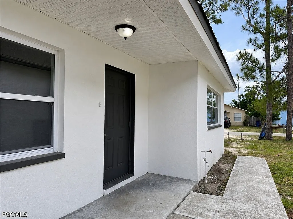 2 bed, 1.0 bath, 854 sqft, $1,190 — Photo 2