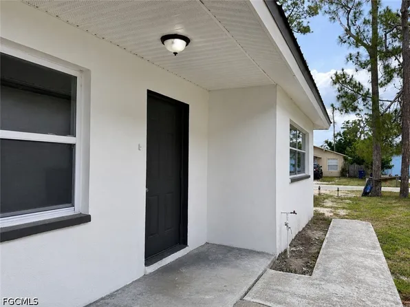 5422 9th Ave, Fort Myers, FL 33907
