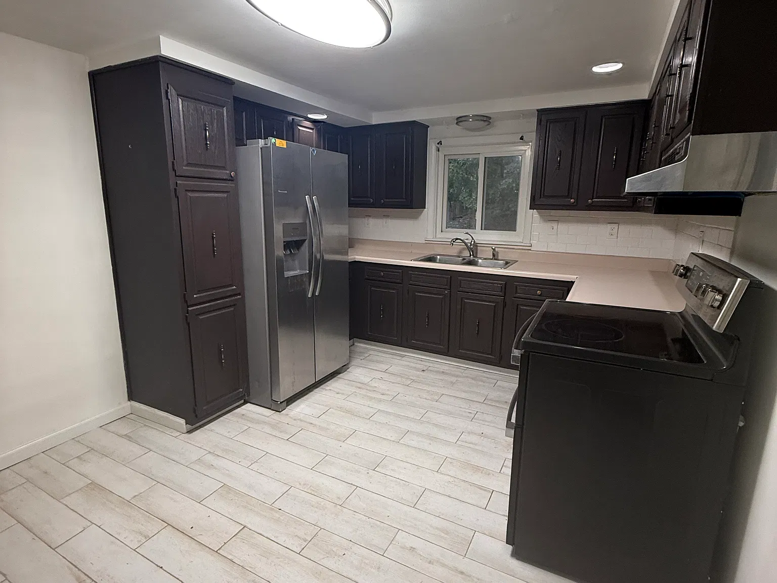 2 bed, 1400 sqft, $1,500 — Photo 3