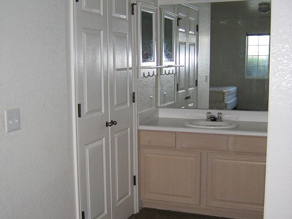 4th image of 142 W 1230 N APT 132