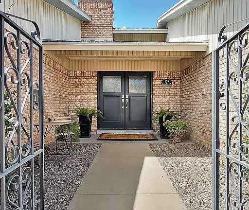 3rd image of 609 Espina Dulce Pl