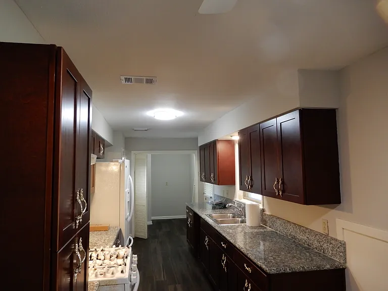 8611 Dover St — Photo 29