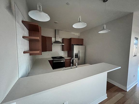 4th image of 3206 Capri Ct #403C