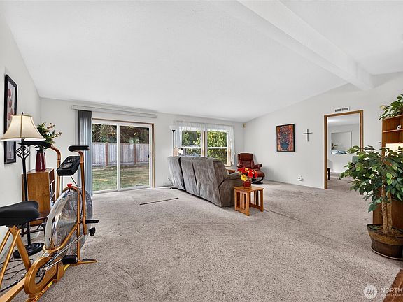 5th image of 12302 155th Street Ct E #20