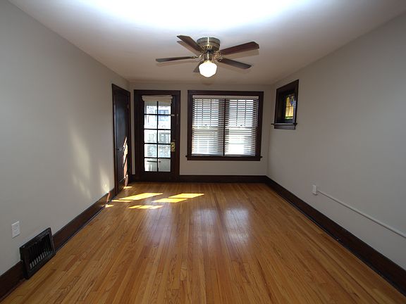 2nd image of 1013-1015 Art Hill Pl #1015B