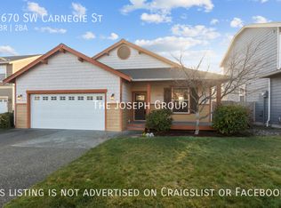 1670 SW Carnegie St, Oak Harbor, WA 98277