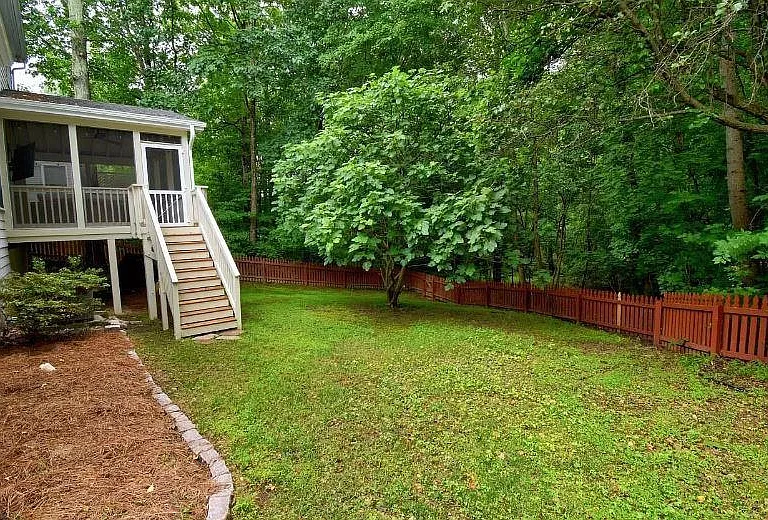 305 Caraway Ln — Photo 31