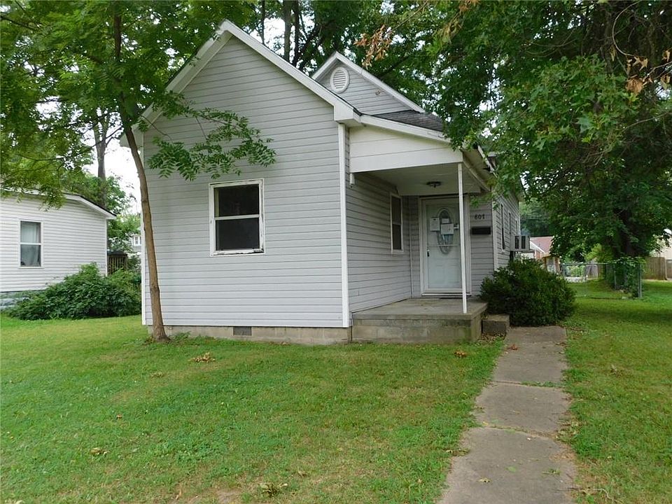 1st image of 807 W 5th St