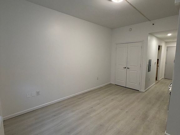 5th image of 2075 Anthony Ave APT 307
