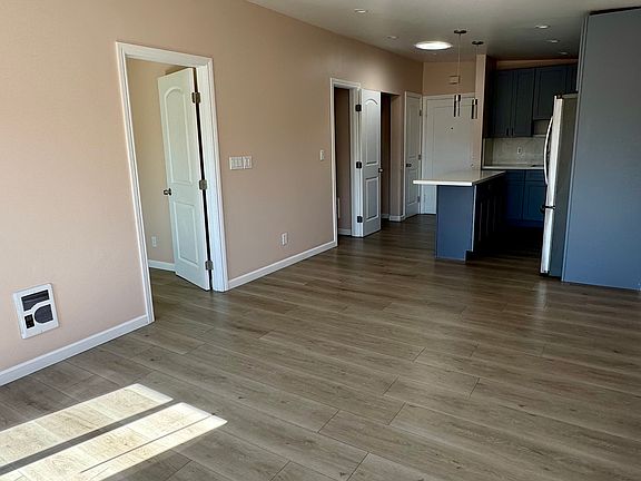 4th image of 2410 San Mateo St APT 14