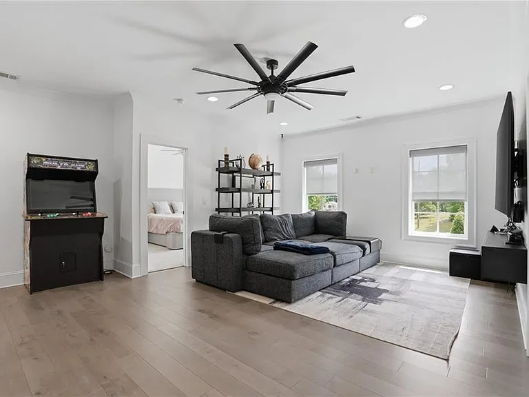 3020 Wallace Rd — Photo 37