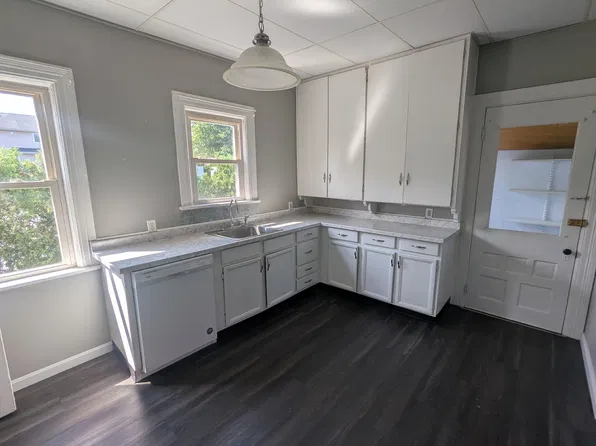 402 Myrtle St, Erie, PA 16507