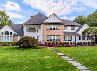 5 Landing Court, Dix Hills, NY 11746