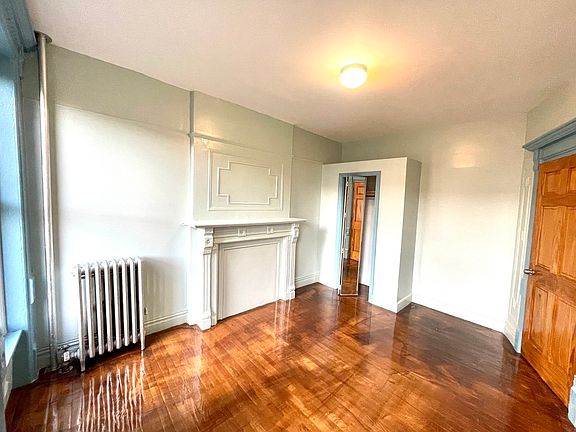 3rd image of 806 Bergen St APT 2