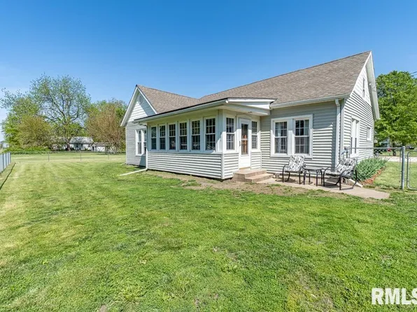 301 W Main St, Yates City, IL 61572