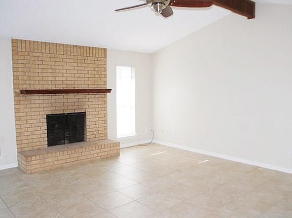 3rd image of 2101 Sierra Dr