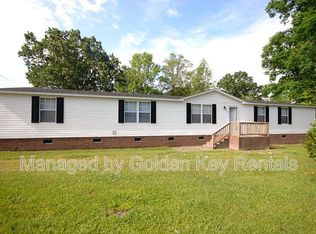 728 Country Club Rd, Mount Olive, NC 28365