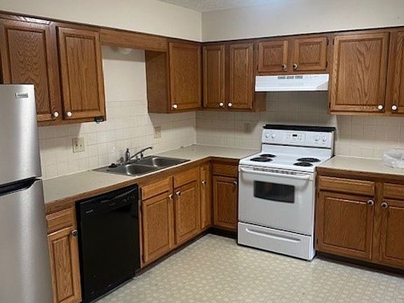 3rd image of 93-95 Keene Dr