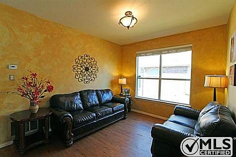 5th image of 11026 La Grange Dr