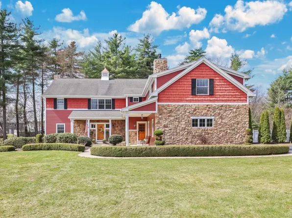 9 Deer Run, Holyoke, MA 01040