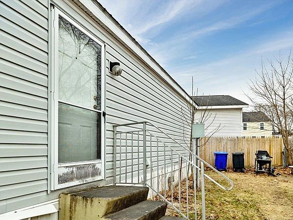 3rd image of 37 Avenue B