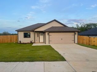 17222 Crossing Cir, Lindale, TX 75771