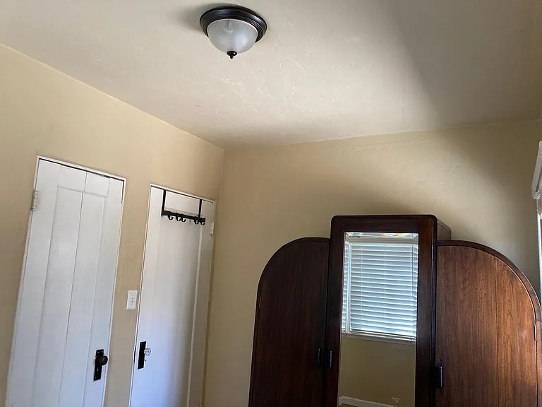 978 Harcourt Ave — Photo 25