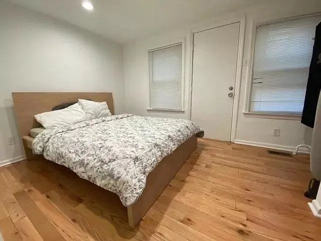 2 bed, 900 sqft, $2,250 — Photo 3