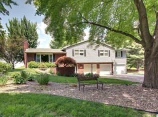 829 Spring Lake Dr, Quincy, IL 62305