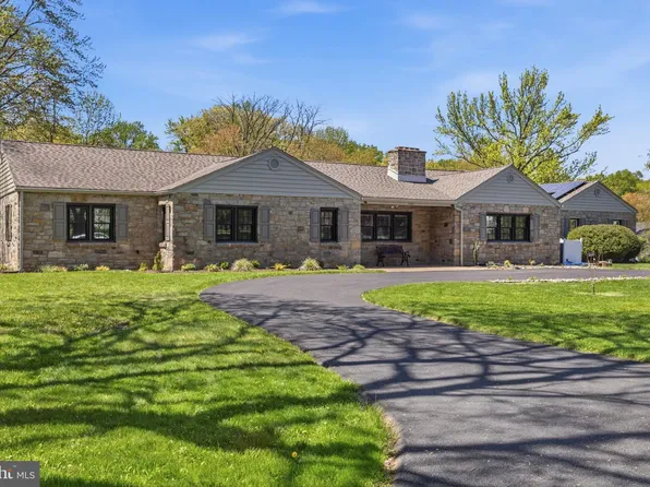 1105 Hillside Blvd, Wilmington, DE 19803