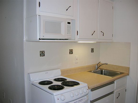 Stove, Micro and Frig
