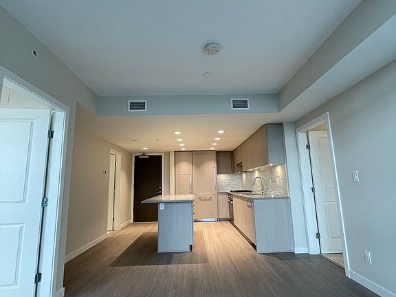 4th image of 1180 Westwood St #2704
