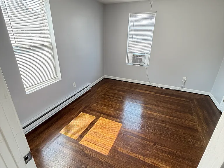 98 Roberts St #1 — Photo 7