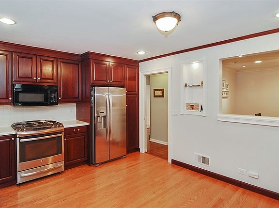 4th image of 941 S Brainard Ave