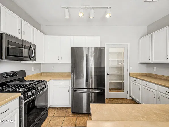8222 W Babbitt Ct, Tucson, AZ 85757