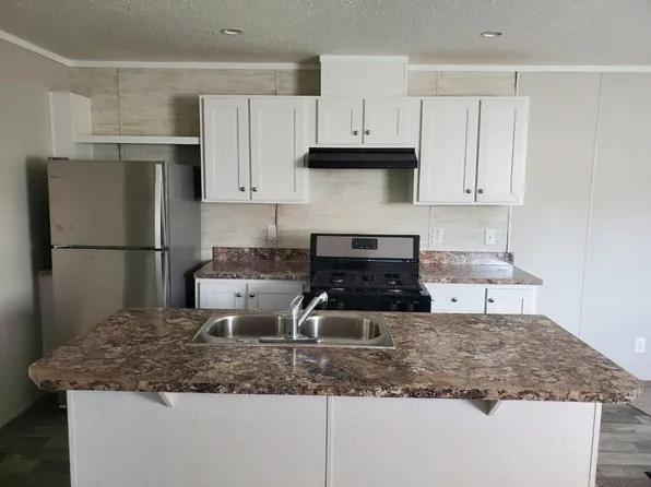 13318 S Dixie Hwy #101, Holly, MI 48442